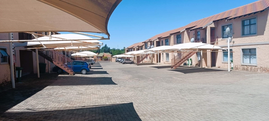 2 Bedroom Property for Sale in Pellissier Free State